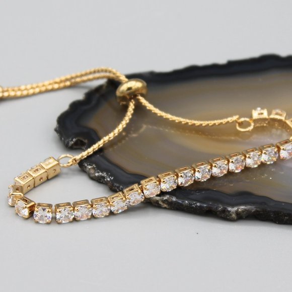Jewelry - Elegant clear stones adjustable bracelet gold